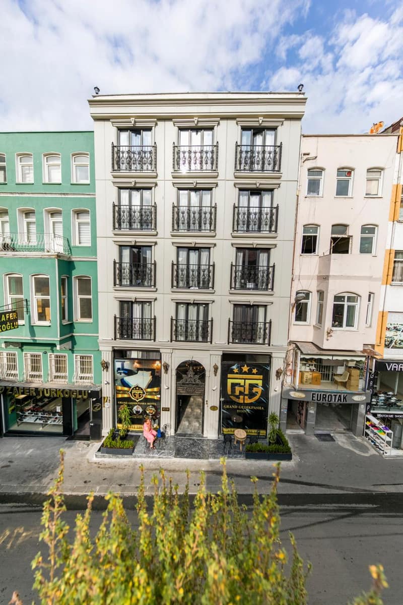 Golden Bazaar Hotel — building