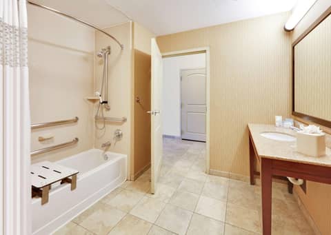 Hampton Inn & Suites Fort Worth/Forest Hill — photo 5