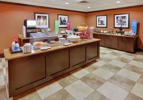 Hampton Inn & Suites Fort Worth/Forest Hill — photo 9