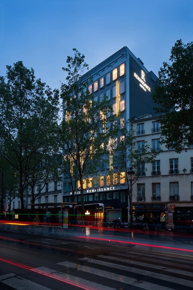 Renaissance Paris Republique Hotel — building