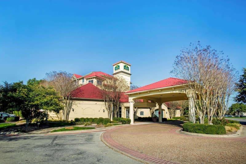 Fairfield by Marriott Inn & Suites Austin Southwest — building