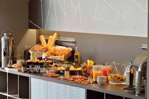 AC Hotel by Marriott Marseille Prado Velodrome — photo 2