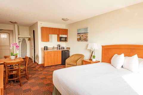 Service Plus Inns and Suites Calgary — photo 2