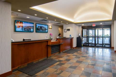Service Plus Inns and Suites Calgary — photo 8