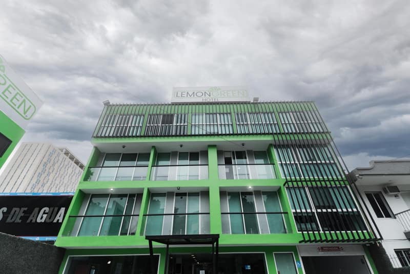 HOTEL LEMON GREEN -Zona Expo Frente al Centro de Convenciones — building