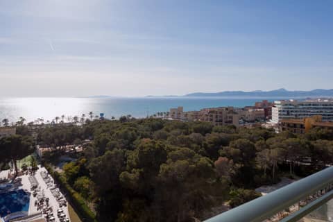 Hotel Timor — balance & terrace