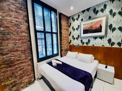 The Melville Hotel by Rokxy- Kings Cross — hotel room