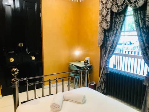 The Melville Hotel by Rokxy- Kings Cross — balcony