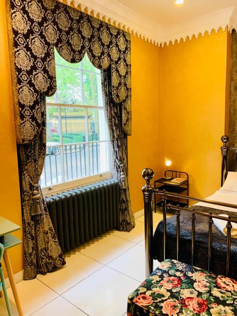 The Melville Hotel by Rokxy- Kings Cross — hotel room