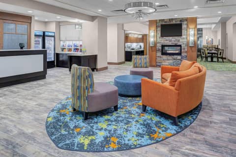 Homewood Suites By Hilton Wauwatosa Milwaukee — lounge