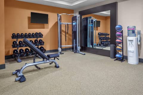 Homewood Suites By Hilton Wauwatosa Milwaukee — activities & amenities