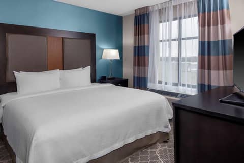 Homewood Suites By Hilton Wauwatosa Milwaukee — hotel room