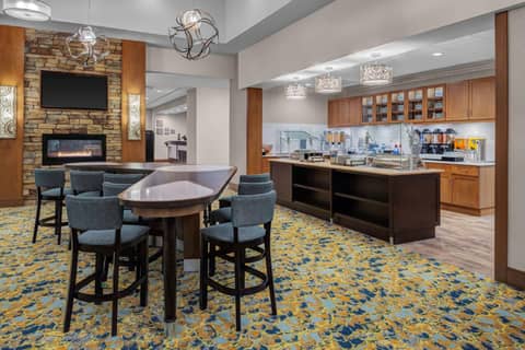 Homewood Suites By Hilton Wauwatosa Milwaukee — dining