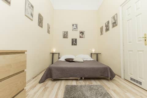 Budapest B&B Bed and Breakfast — bedroom