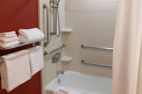 Heritage Place Houston Brookhollow — bathroom