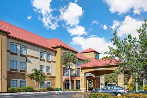 Stay Well Inn & Suites — photo 3