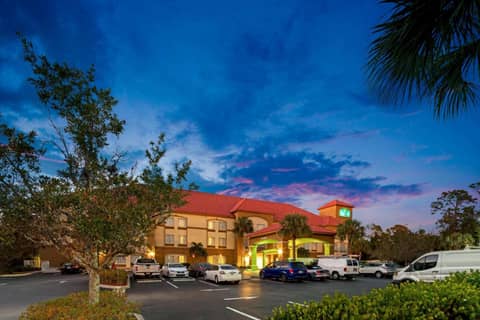 Stay Well Inn & Suites — photo 5