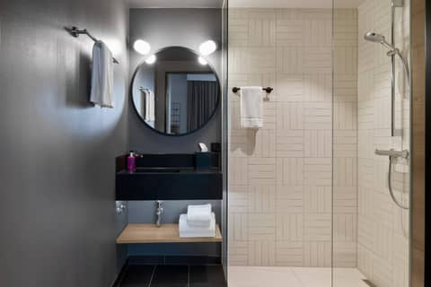 Moxy Cologne Bonn Airport — photo 6