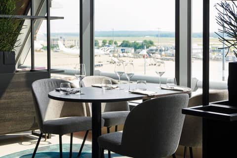 Moxy Cologne Bonn Airport — photo 8