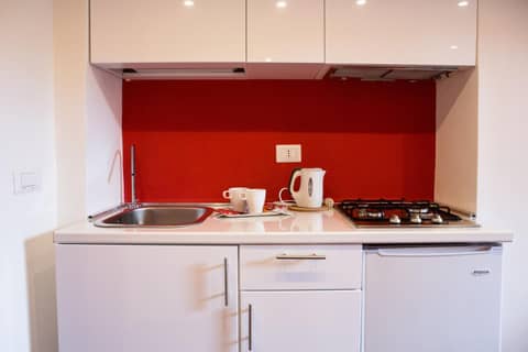 Appartamenti Mergellina — kitchen