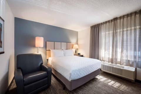 Sonesta Simply Suites Charlotte University — photo 9
