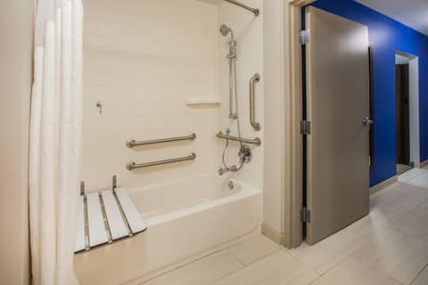 Holiday Inn Express Hotel & Suites Savannah Midtown by IHG — photo 2