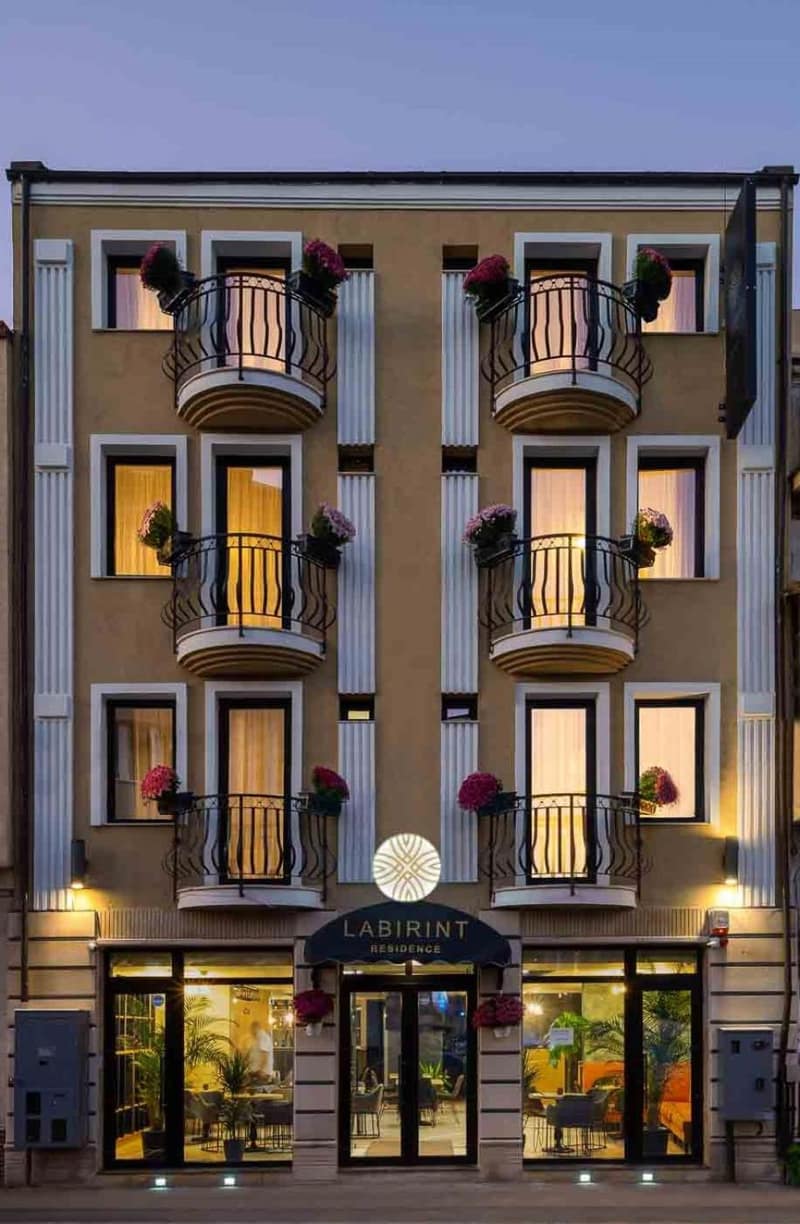 Labirint Boutique Hotel - Central Location — building