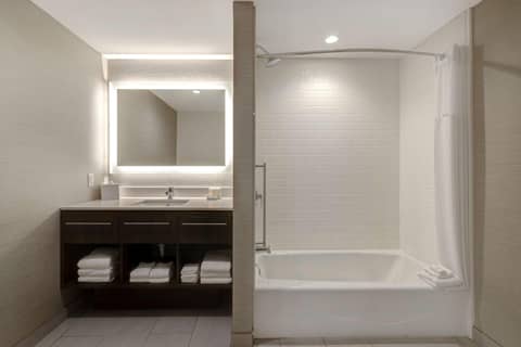 Home2 Suites By Hilton Anaheim Resort — photo 9