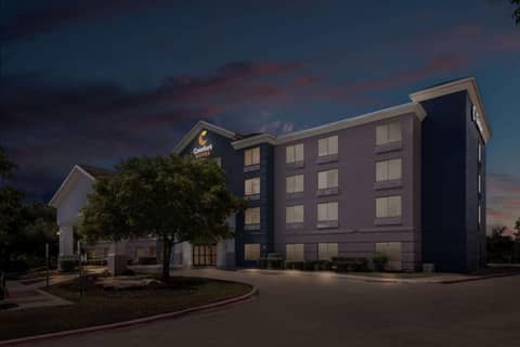 Comfort Suites Austin Airport — photo 2