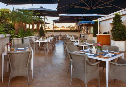 The Peninsula Beverly Hills — outdoor dining