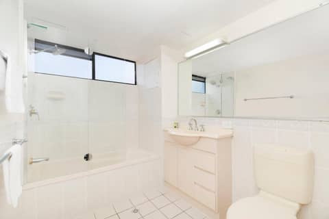 The Astor Apartments — bathroom