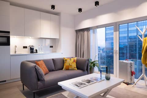 L-Avenue — hotel room