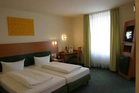Memphis Hotel — photo 9