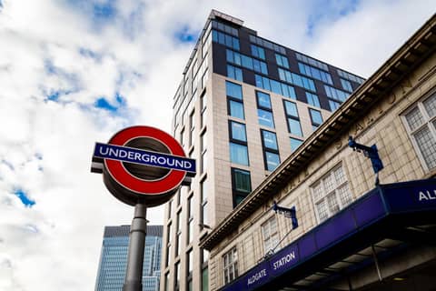 Leonardo Hotel London Aldgate - formerly Hotel Saint — building
