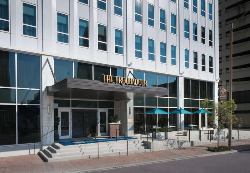 The Troubadour Hotel New Orleans — building