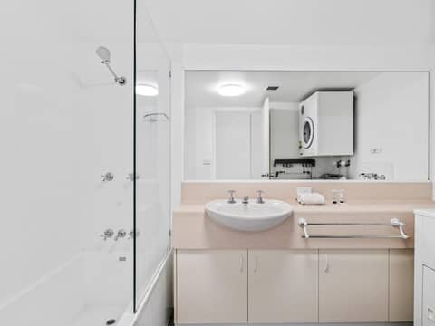 Miami Beachside Holiday Apartments — photo 9