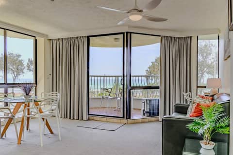 Olympus Beachfront Apartments — photo 6