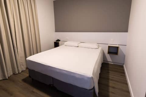 Uniclass Hotel Lapa — hotel room