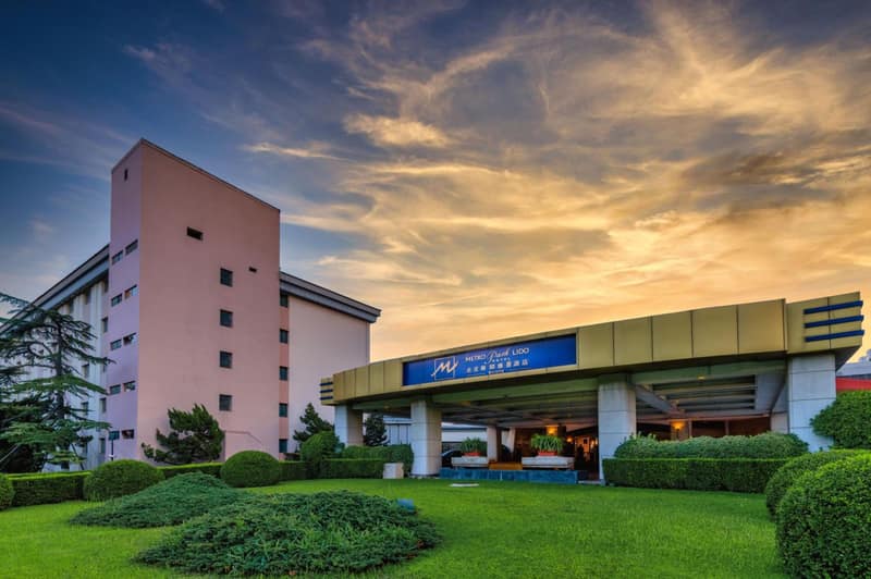 Metropark Lido Hotel Beijing — building
