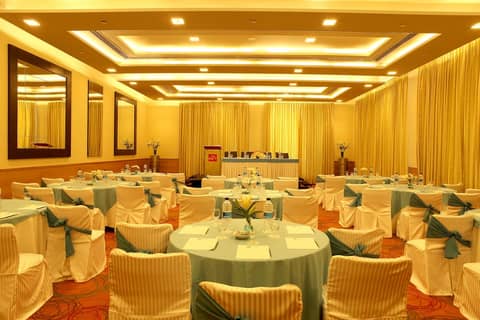 The Metropolitan Hotel and Spa New Delhi — photo 7