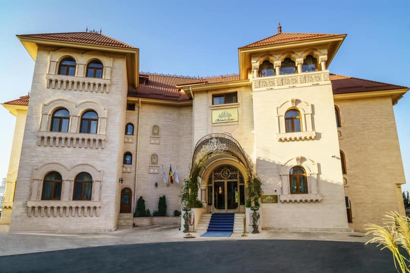 Suter Palace Heritage Boutique Hotel — building