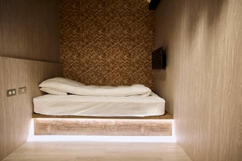 York Hotel — bedroom