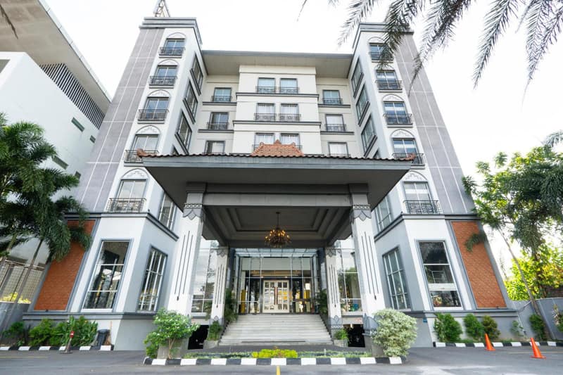 Grand Serela Yogyakarta — building