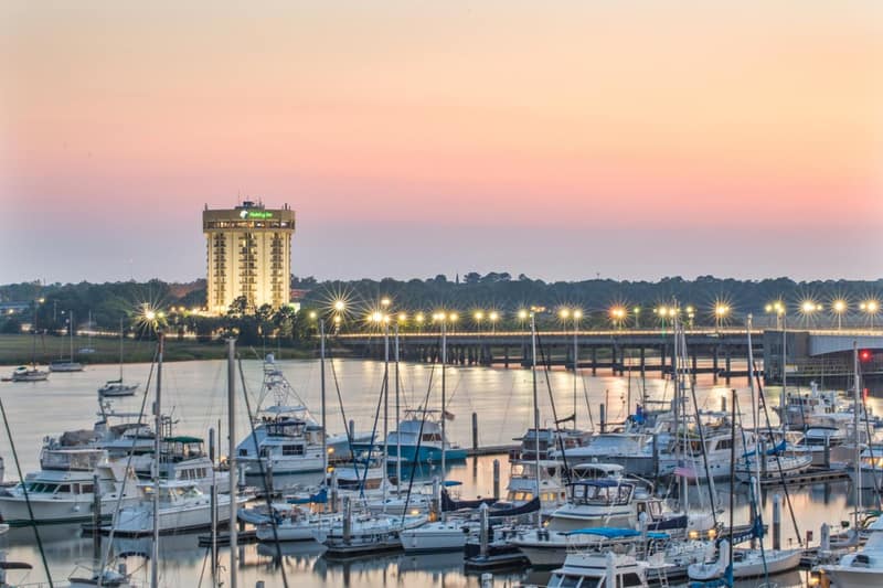 Holiday Inn Charleston-Riverview by IHG — building