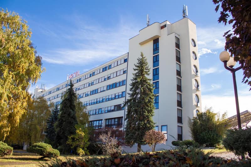 Hotel Novi Zagreb — building