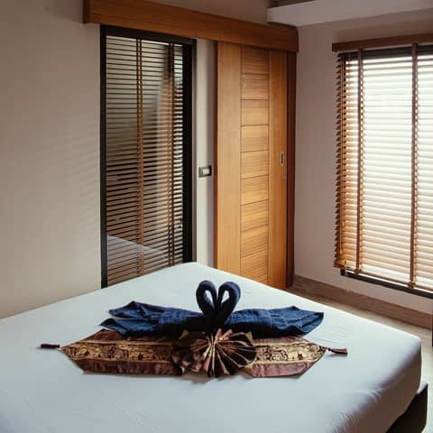 Sureena Hotel — hotel room