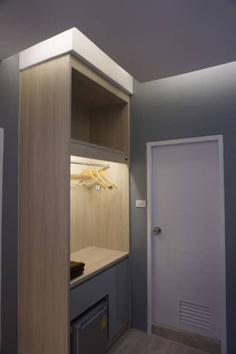 Sureena Hotel — hotel room