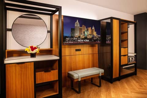 New York-New York — hotel room