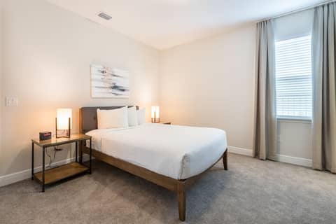 Encore Resort and Water Park at Reunion by Rentyl — hotel room
