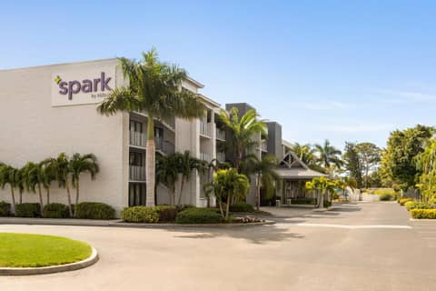 Spark by Hilton Sarasota Siesta Key Gateway — photo 3